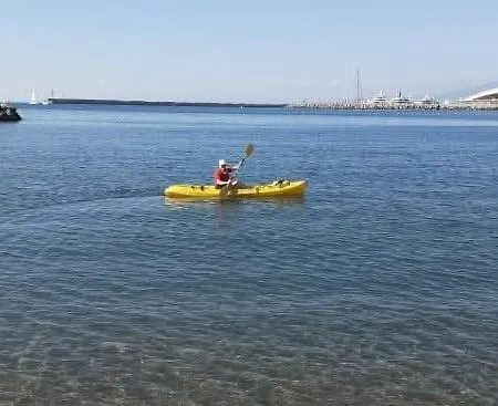 Est 25 In 3* Genua